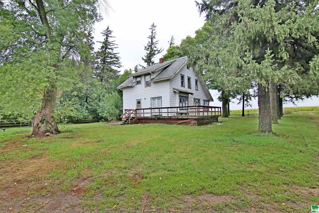 1036 470th St, Rembrandt, IA 50576