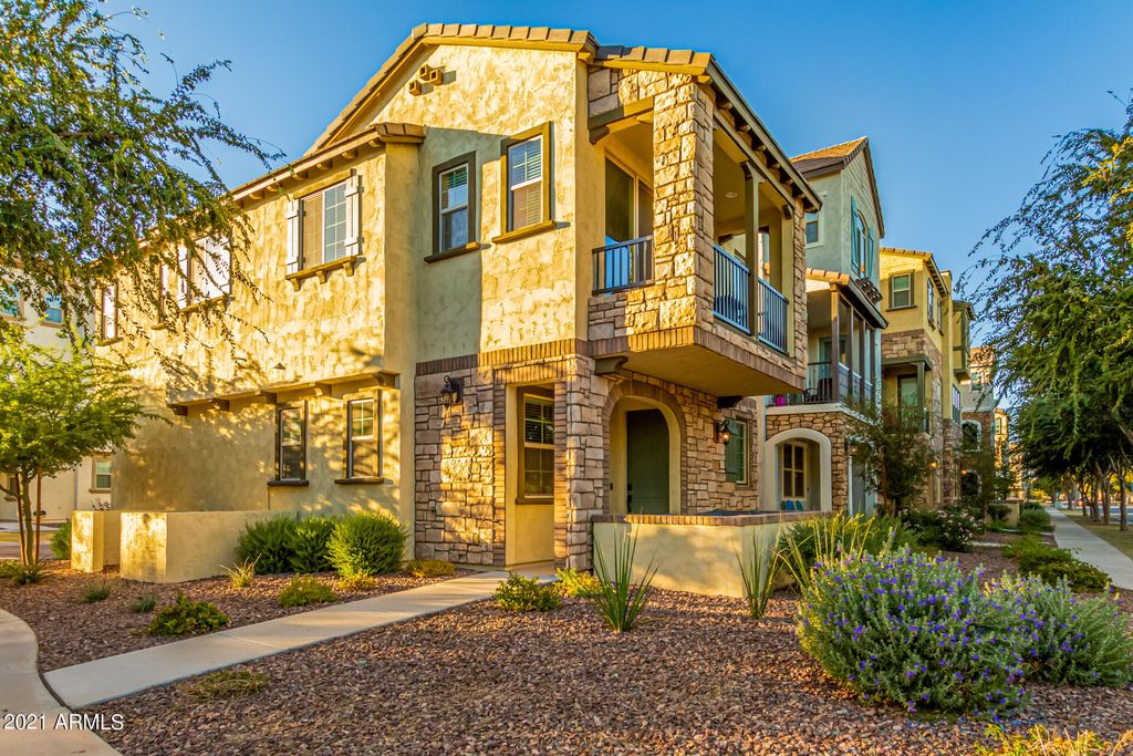 2757 S Balsam Dr, Gilbert, AZ 85295