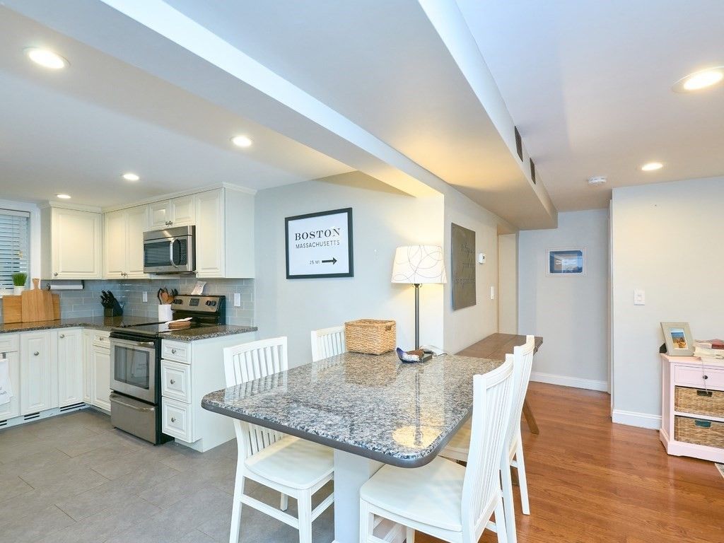 60 Bryon Rd #2, Chestnut Hill, MA 02467