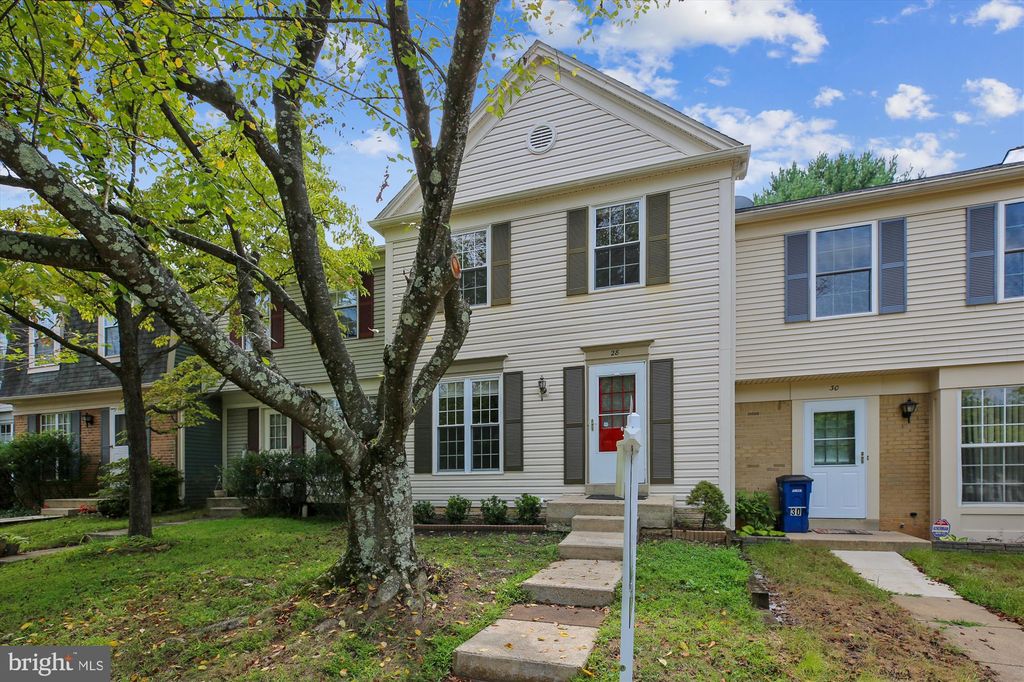 28 Capricorn Ct, Derwood, MD 20855