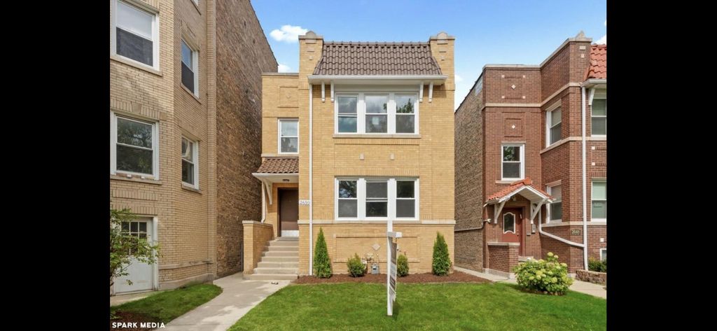 2650 W Lunt Ave, Chicago, IL 60645