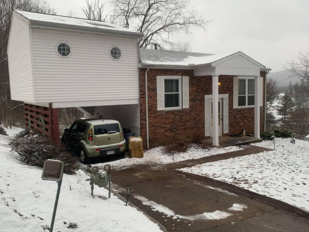 111 Hillcrest Dr, Sutton, WV 26601 4 Bed, 3 Bath SingleFamily Home