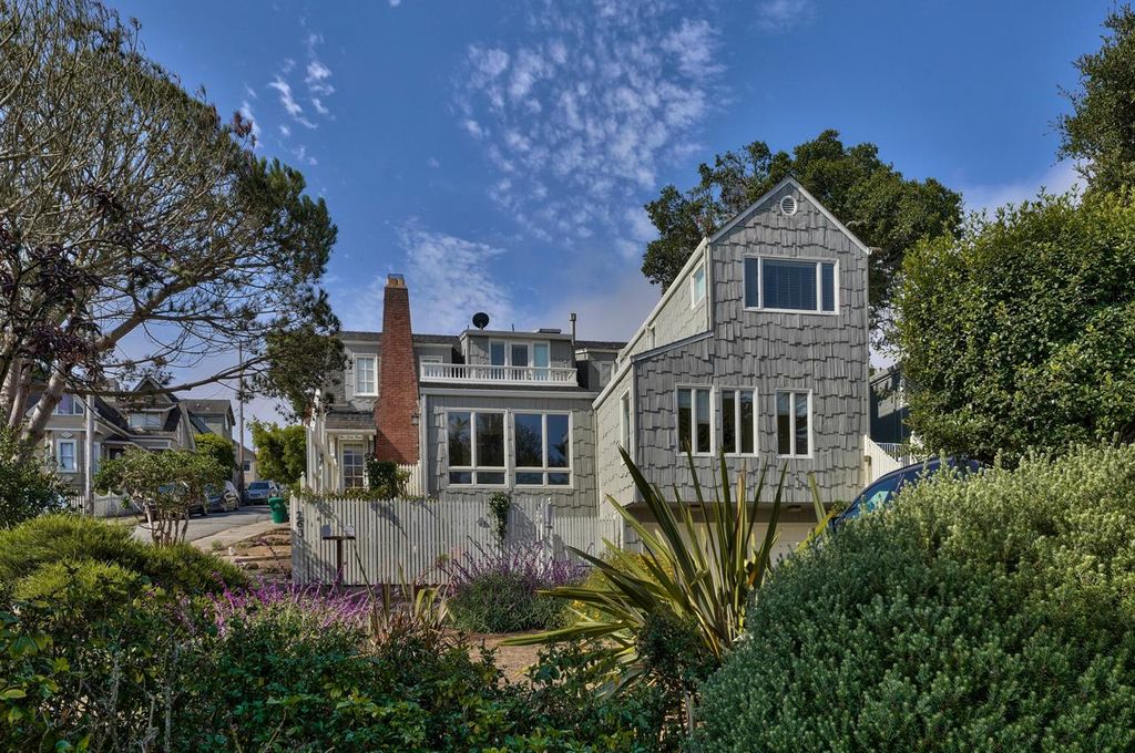 263 Lighthouse Ave, Pacific Grove, CA 93950