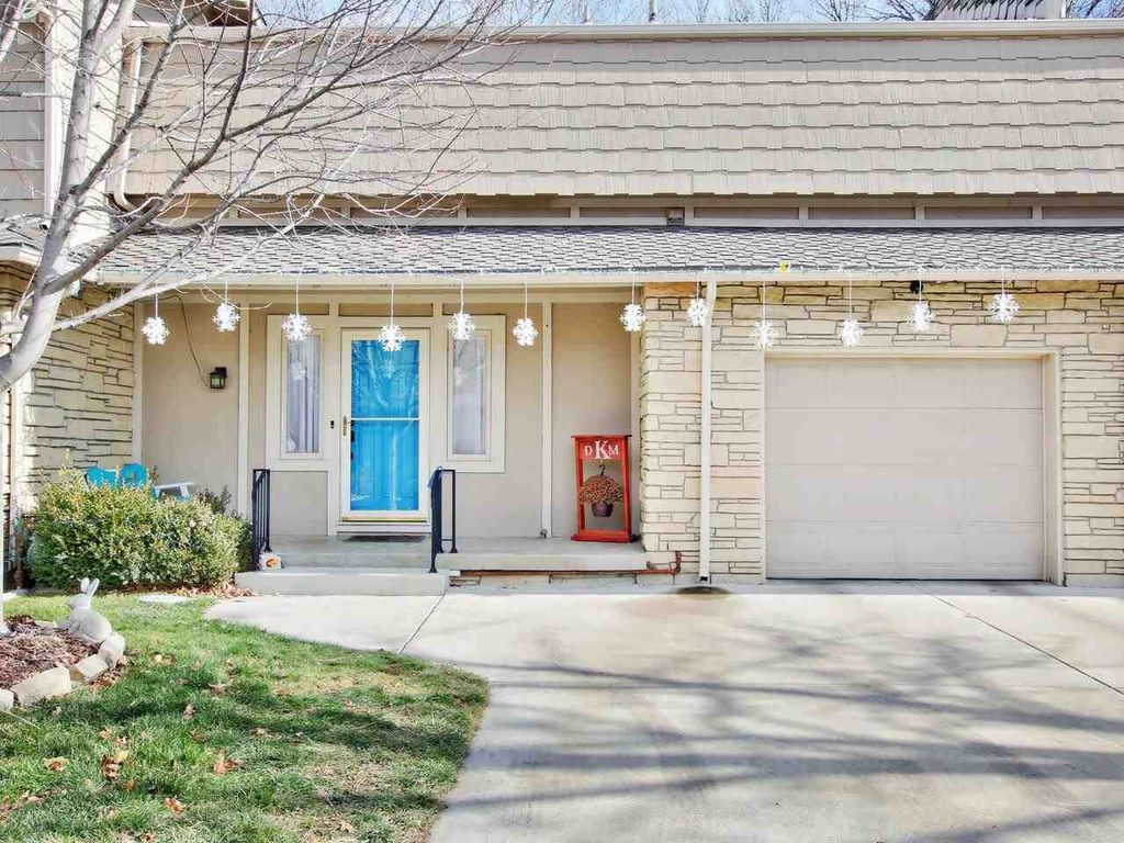 156 N Maize Rd #33, Wichita, KS 67212