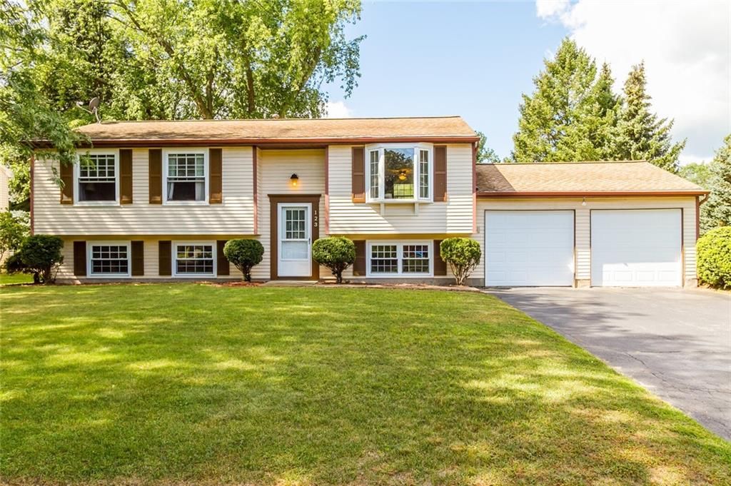 123 Stoney Path Ln, Rochester, NY 14626