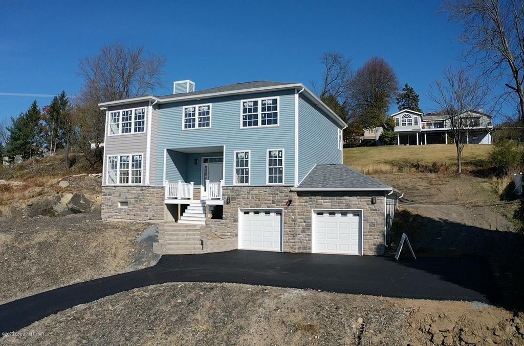 465 Edgemont Rd, Stroudsburg, PA 18360 3 Bed, 3 Bath SingleFamily