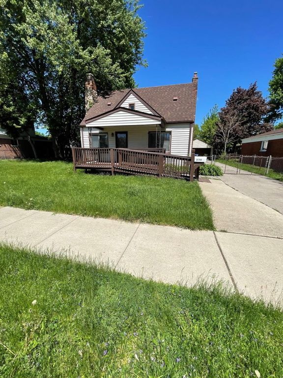 25700 Pennie St, Dearborn Heights, MI 48125