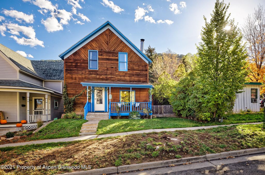928 Blake Ave, Glenwood Springs, CO 81601