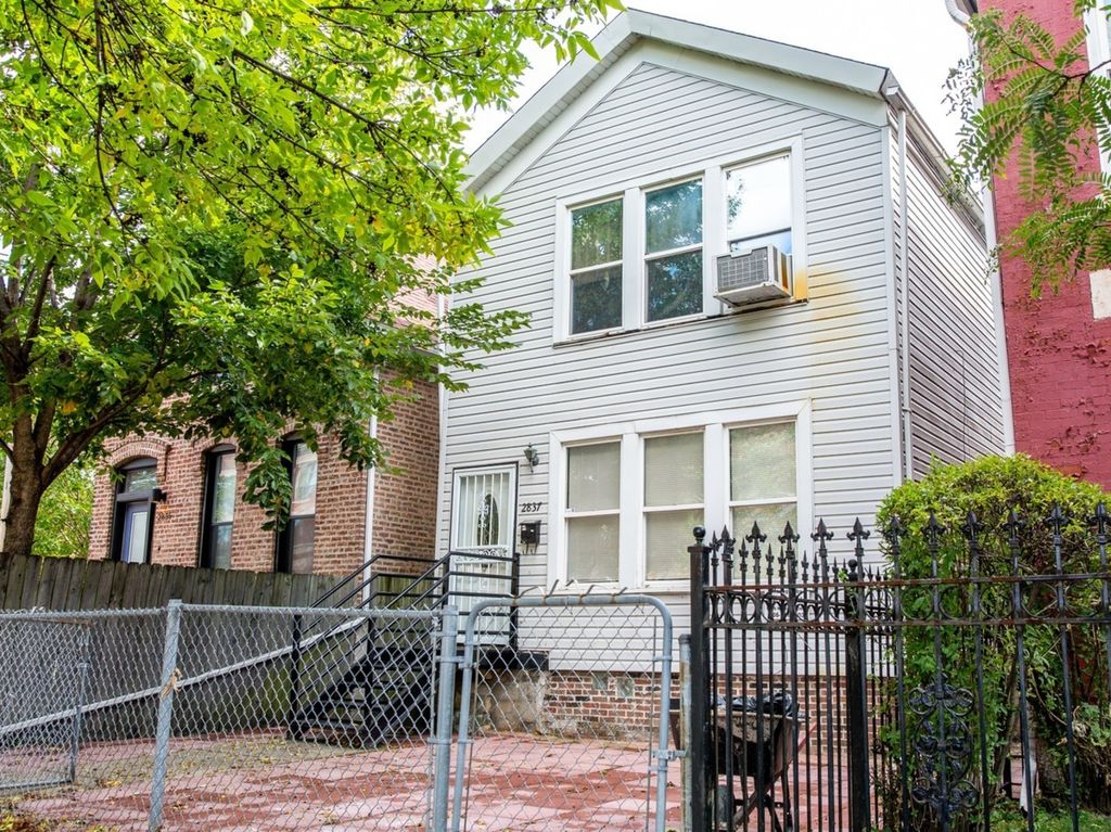 2837 W Jackson Blvd, Chicago, IL 60612