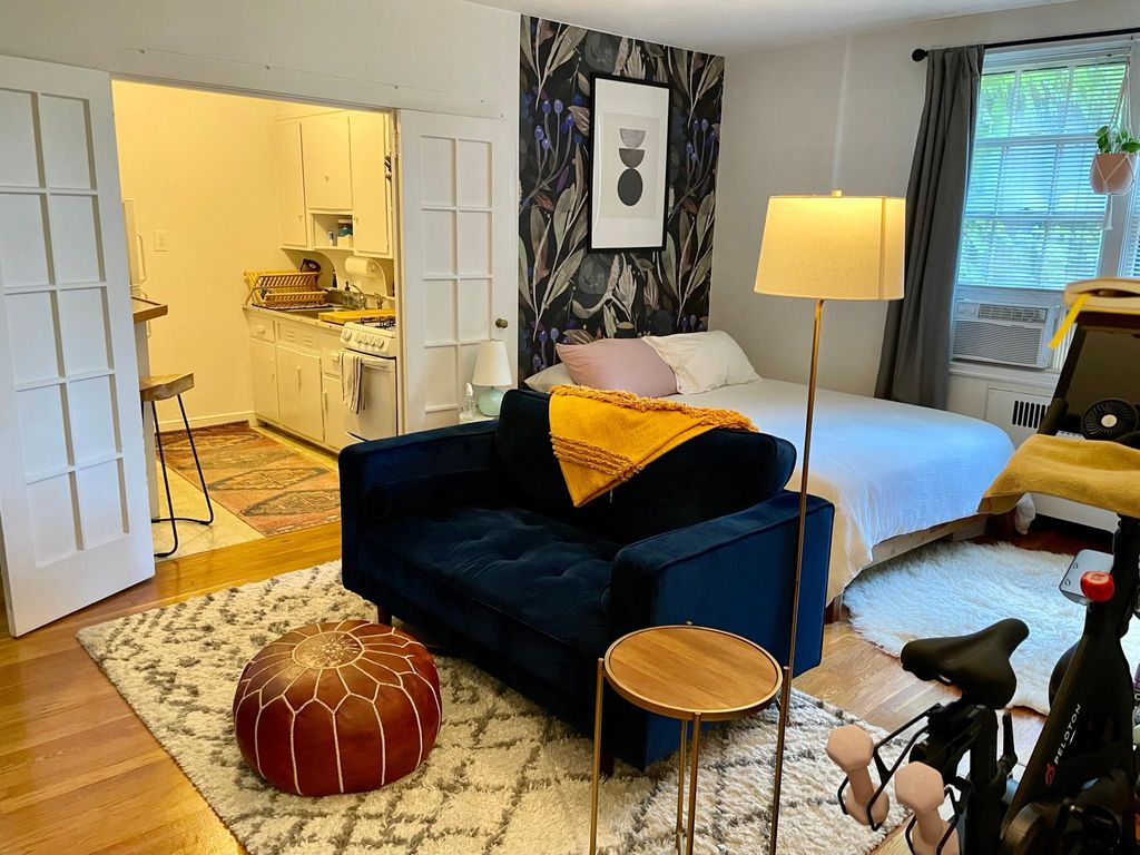 50 Follen St #409, Cambridge, MA 02138