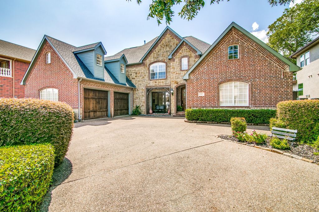 1413 Shadybrook Ln, Rowlett, TX - 4 Bed, 4 Bath Single-Family Home - 35