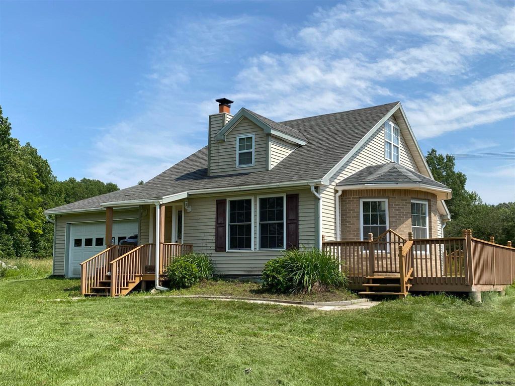 250 School St, Fort Plain, NY 13339