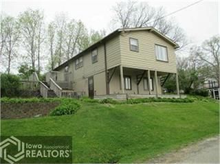 1282 Lakeshore Dr, Brooklyn, IA 52211