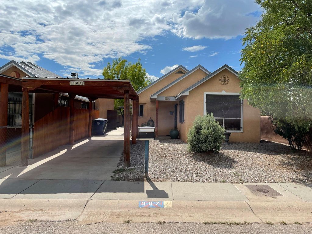 907 20th St NW, Albuquerque, NM 87104