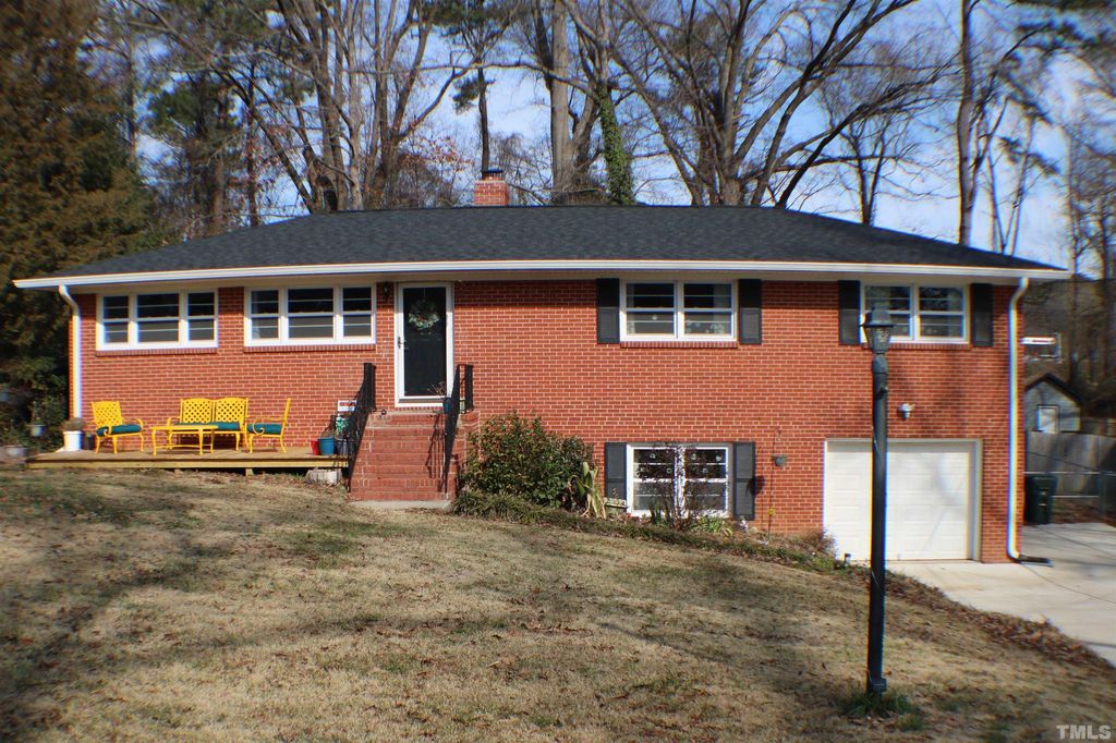 3832 Vesta Dr, Raleigh, NC 27603
