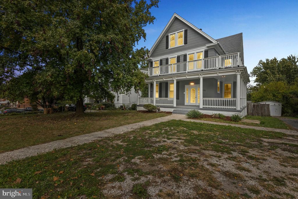 921 Cooks Ln, Baltimore, MD 21229