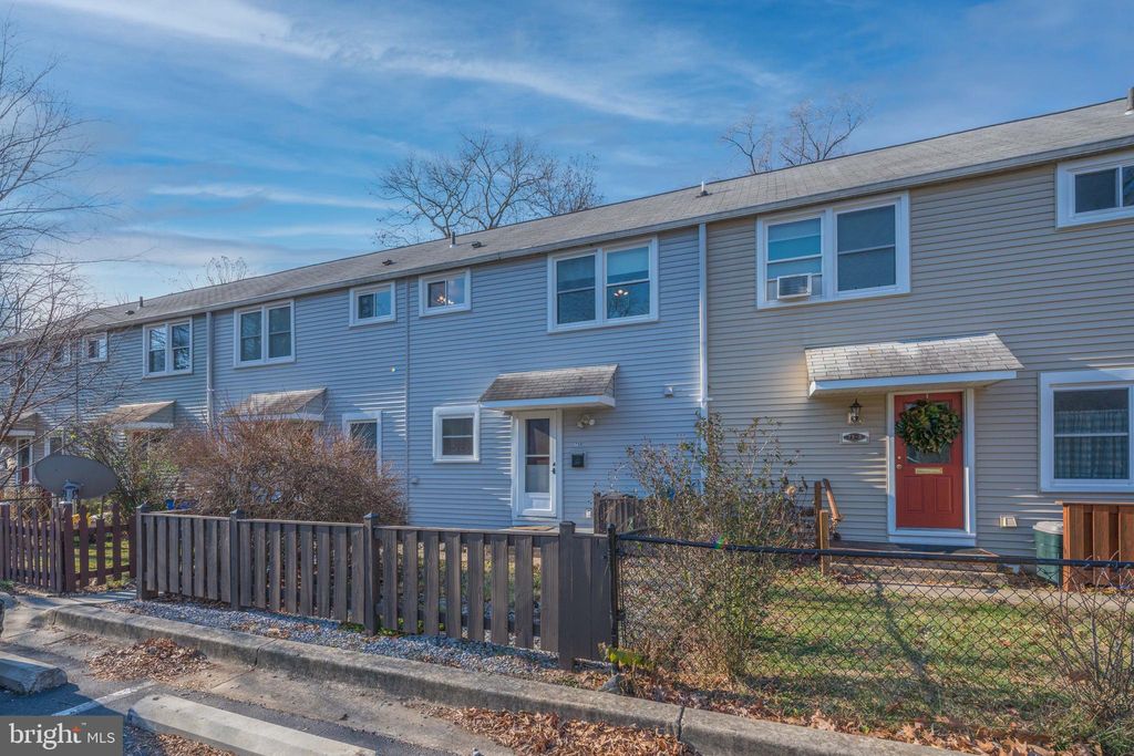 73 Ridge Rd, Greenbelt, MD 20770