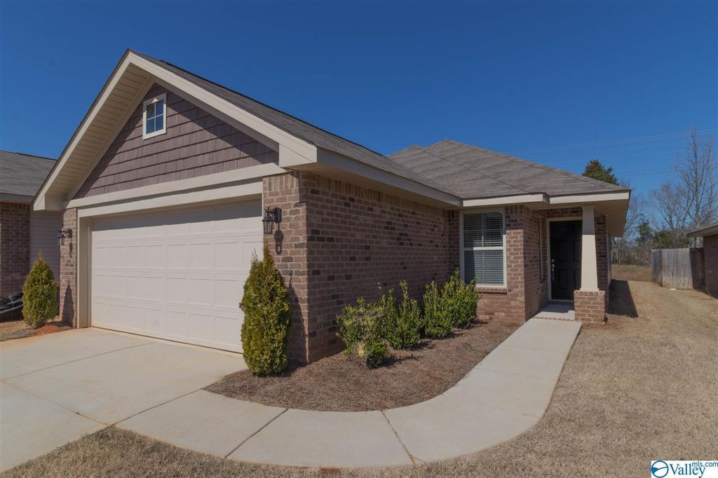 528 Summit Lakes Dr, Athens, AL 35613 Trulia 528 Summit Lakes Dr, Athens, AL 35613 Trulia