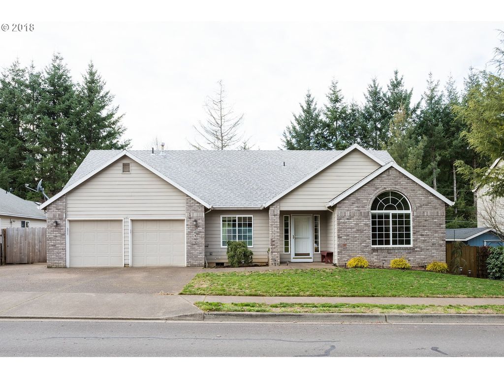 20165 Coquille Dr, Oregon City, OR 97045