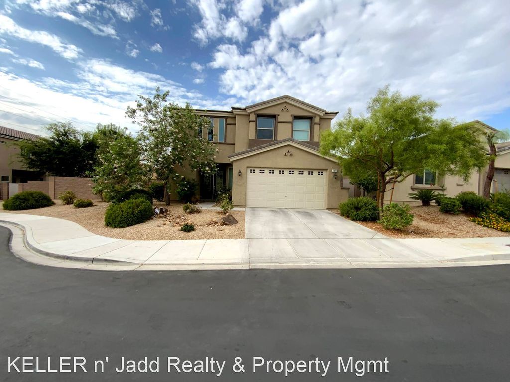 9211 Oxbow Lake Ave, Las Vegas, NV 89149