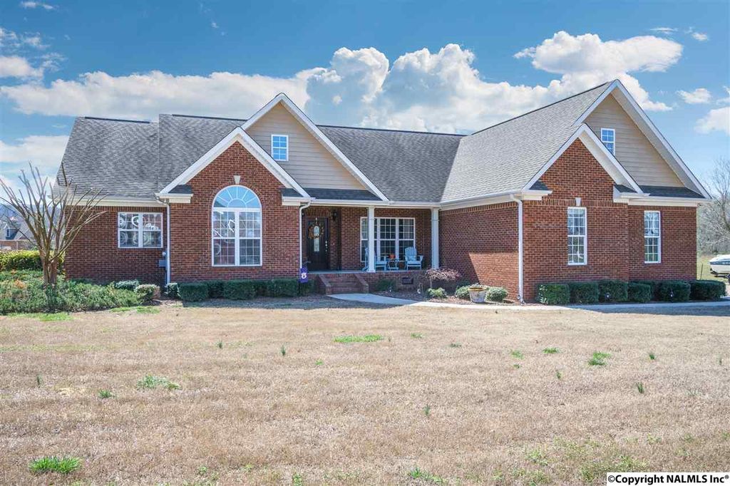 51 Holland Dr, Scottsboro, AL Studio, 3 Bath SingleFamily Home 27