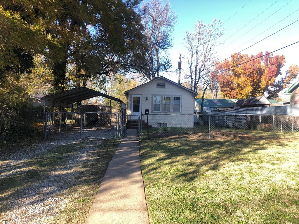 1410 E Indianapolis St, Wichita, KS 67211