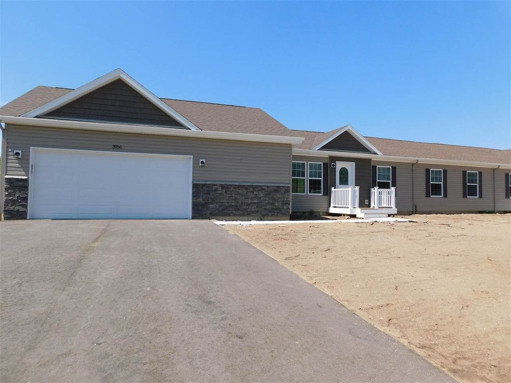 3956 Leslie Ln, Petoskey, MI 49770