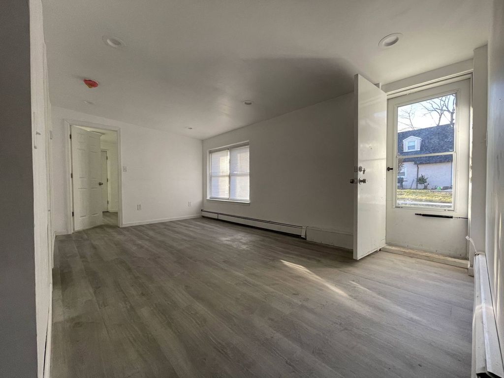 7 Reel St East Patchogue, NY Trulia