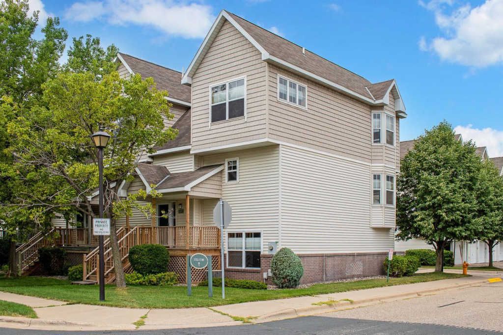 5728 4th St NE, Fridley, MN 3 Bed, 2 Bath Townhouse 48 Photos Trulia