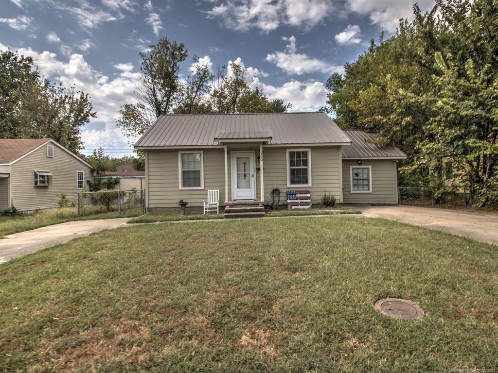 310 N Sawyer St, Pryor, OK 74361