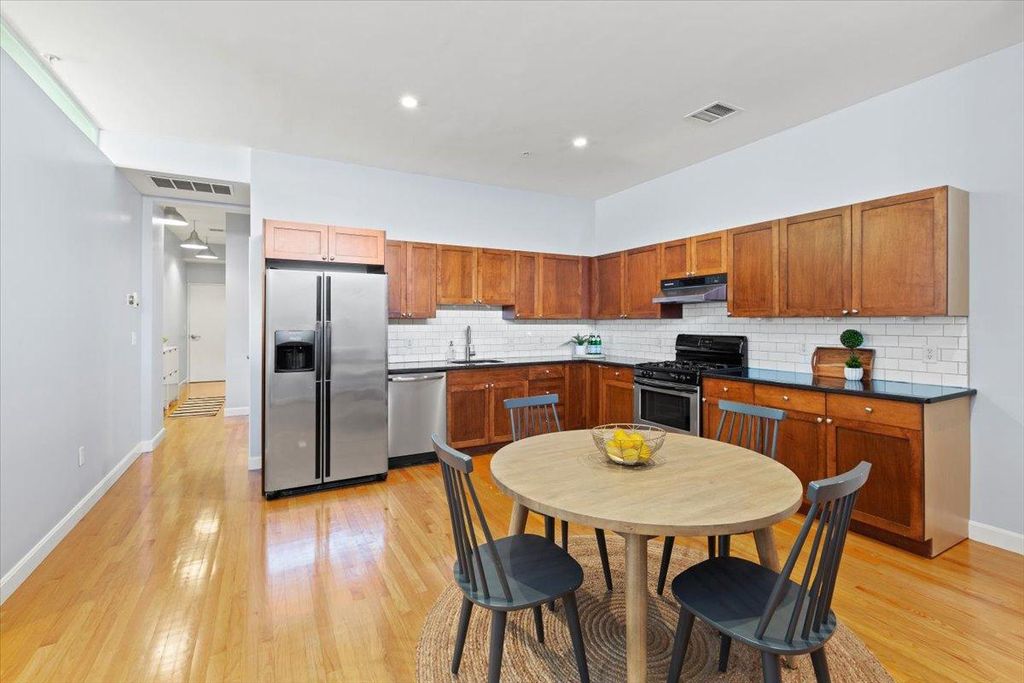 156-160 Chelsea St #202, East Boston, MA 02128