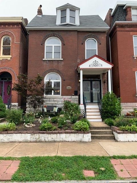 2607 S Compton Ave E, Saint Louis, MO 63118