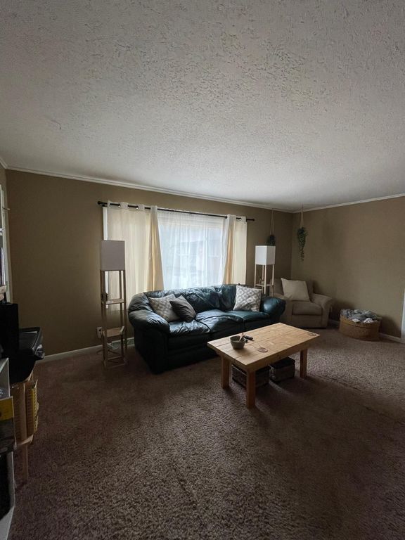 709 W Church St #B, Champaign, IL 61820
