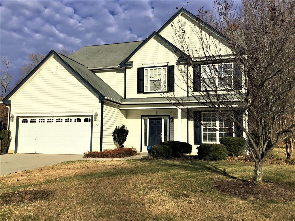 5295 Crosswinds Rd, Mc Leansville, NC 27301