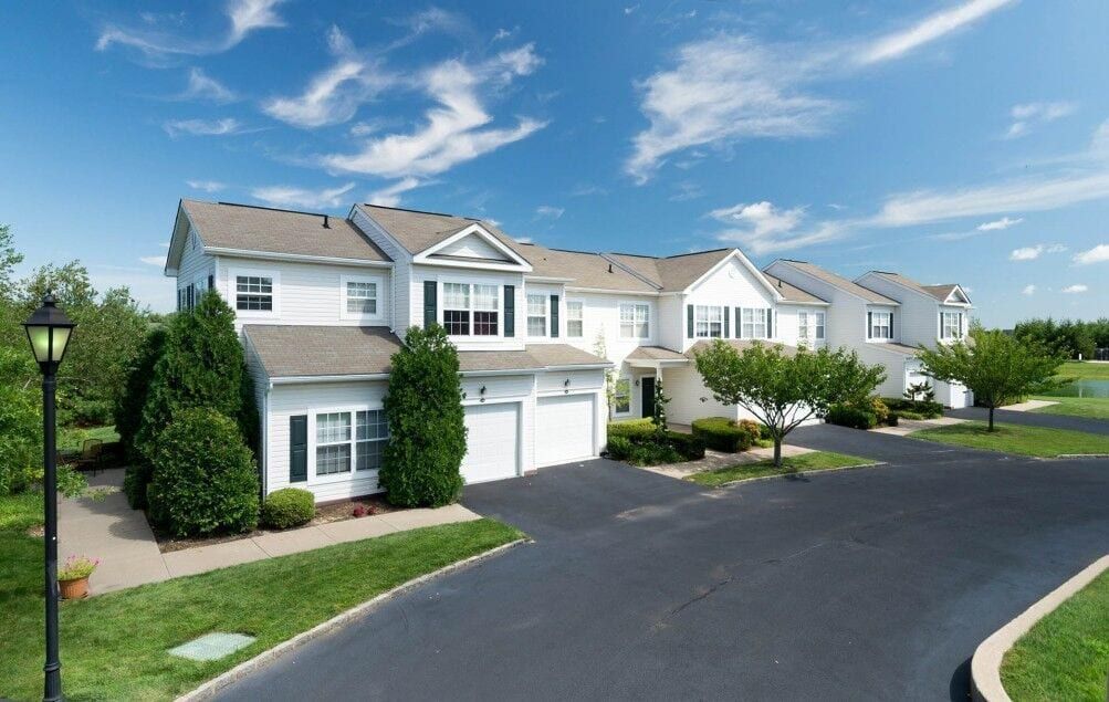 1220 Orchid Cir, Bellport, NY 11713