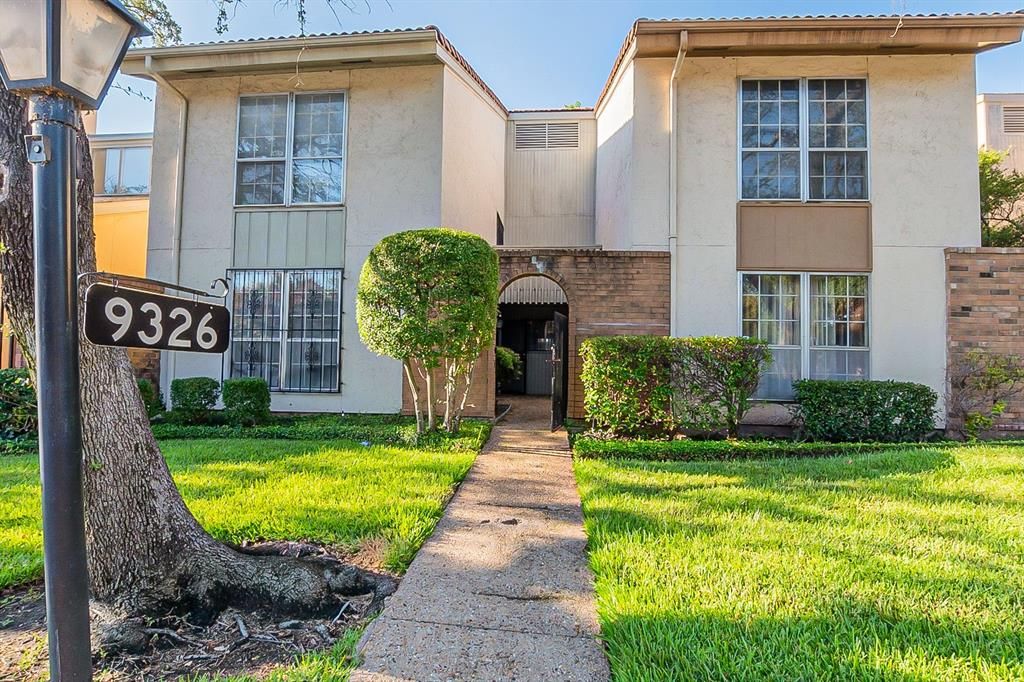 9326 Emberglow Ln, Dallas, TX 75243