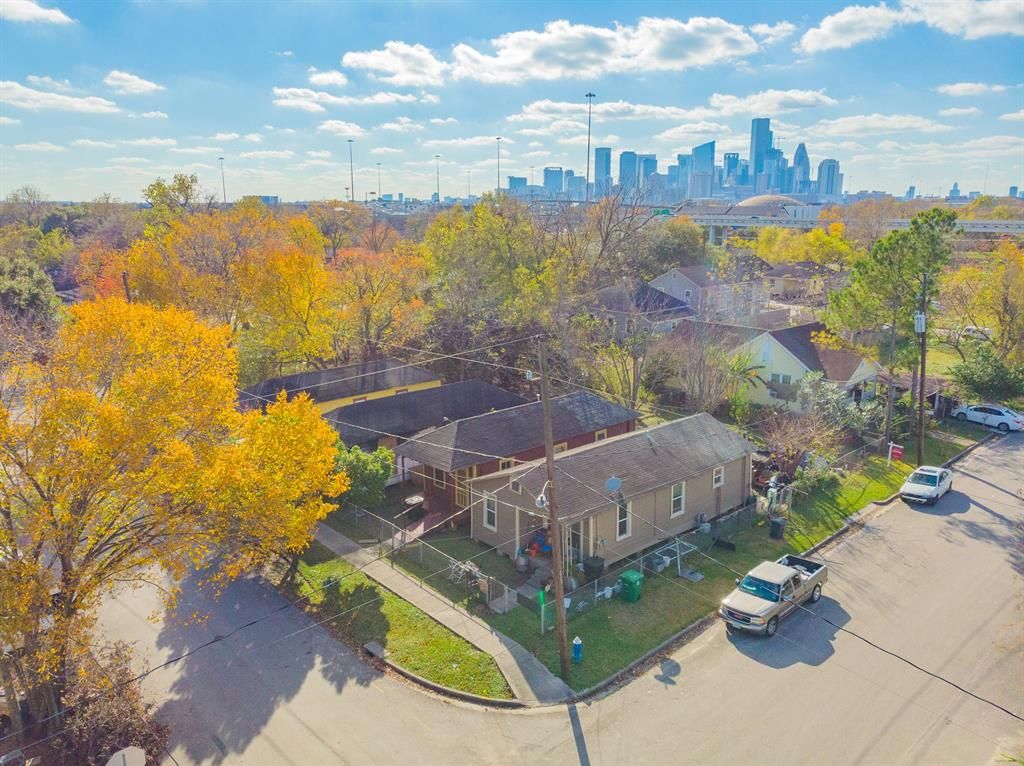 1415 Bayou St, Houston, TX 77020