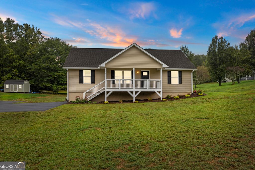 32 Bobbys Dr, Cleveland, GA 30528