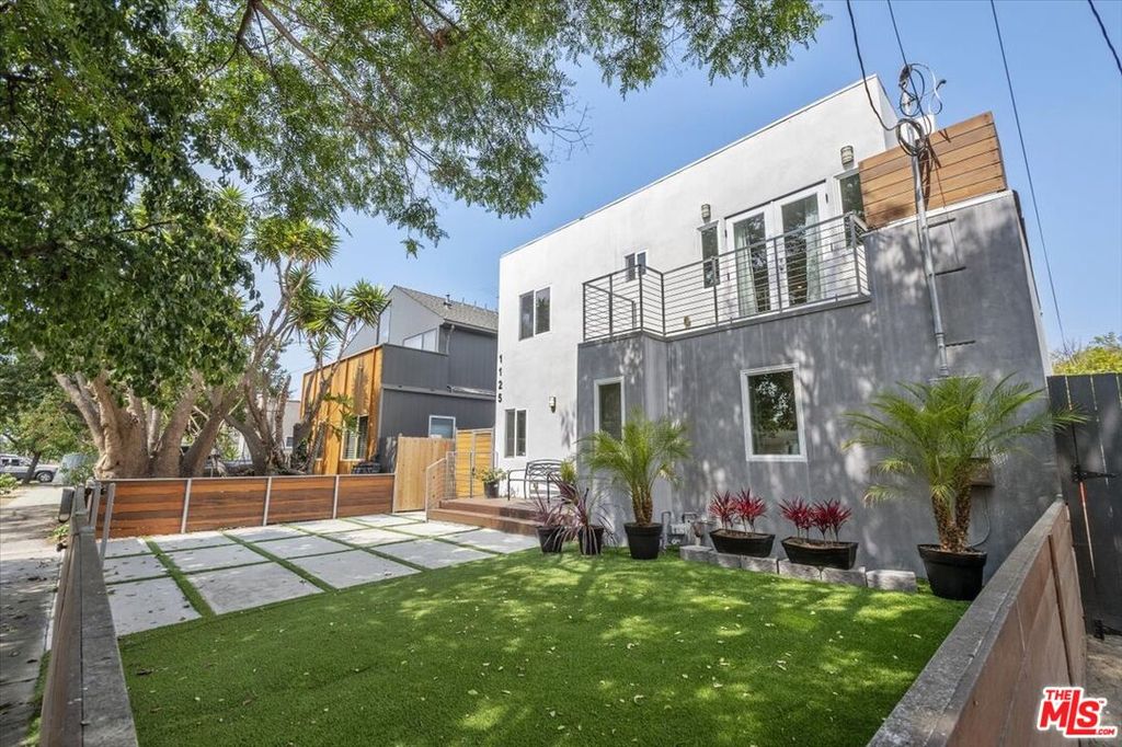1125 Marco Pl, Venice, CA 90291