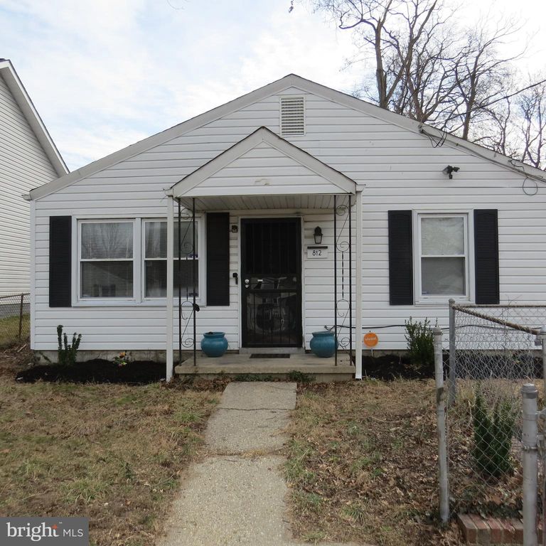 812 Elfin Ave, Capitol Heights, MD 20743