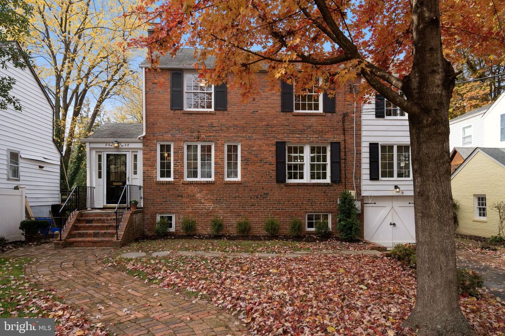 8628 Garfield St, Bethesda, MD 20817