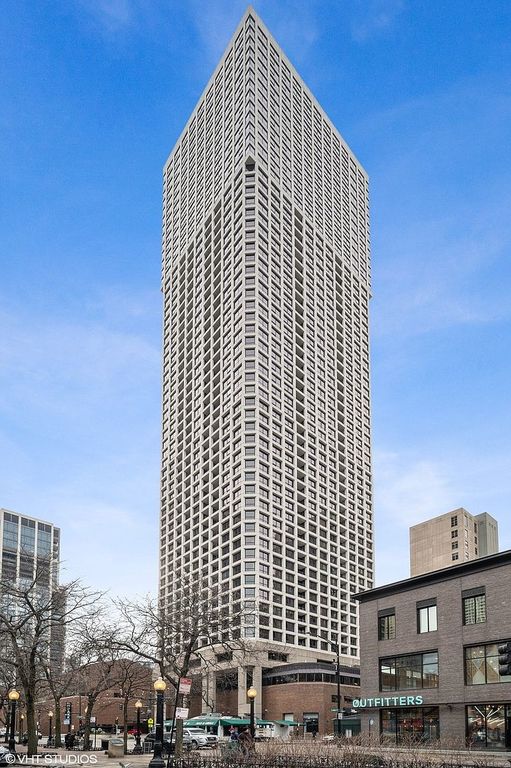 600 N State Street Chicago