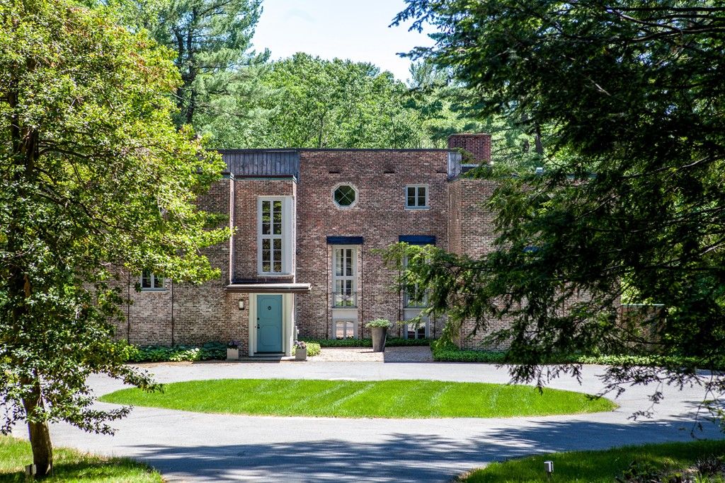 980 South St, Needham, MA - 5 Bed, 4 Bath Single-Family Home - 30