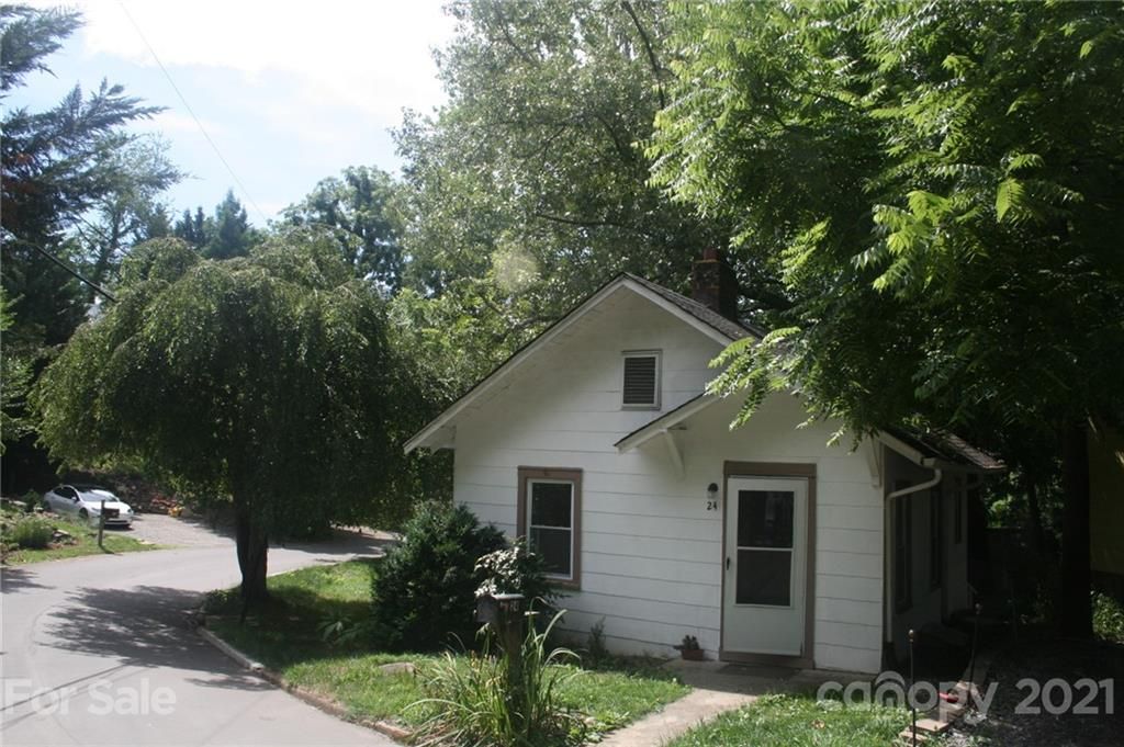24 Chatham Rd, Asheville, NC 28804