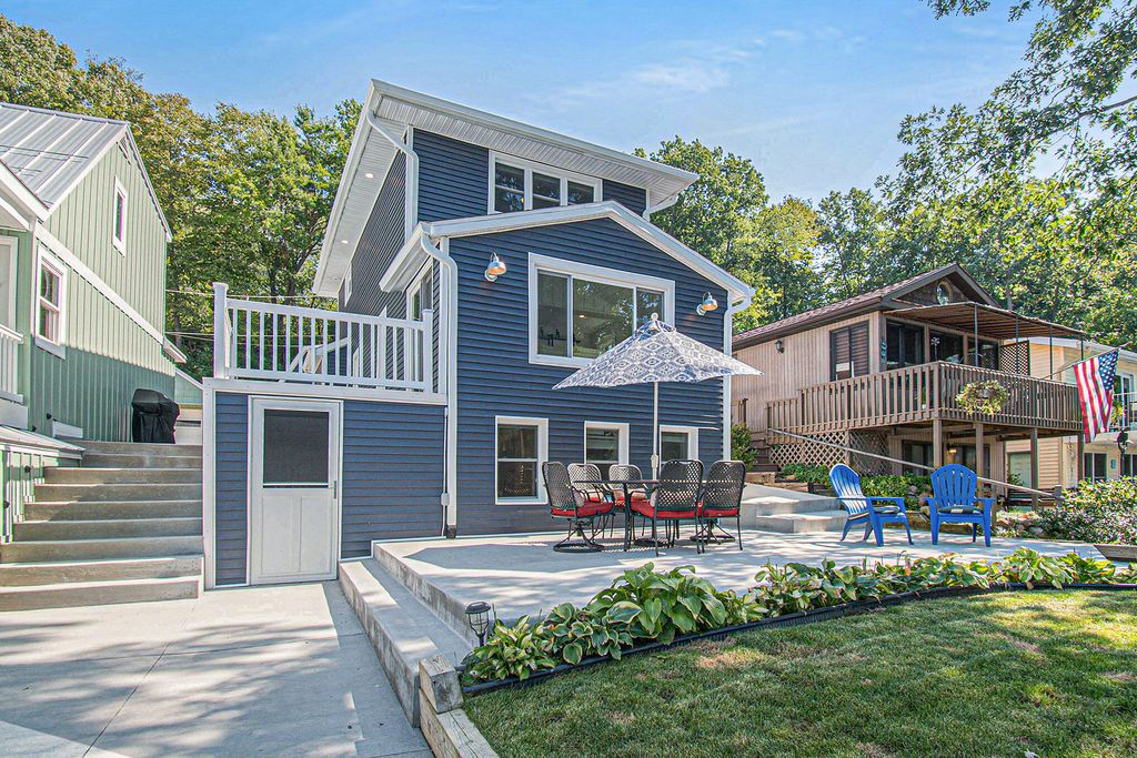 9 Labelle Ter, Richland, MI 49083