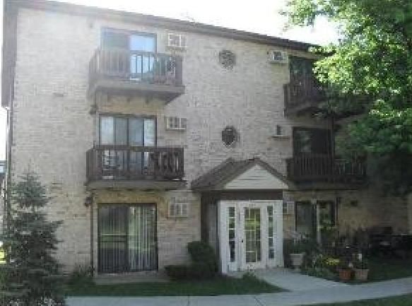444 E Osage Ln #2B, Palatine, IL 60074