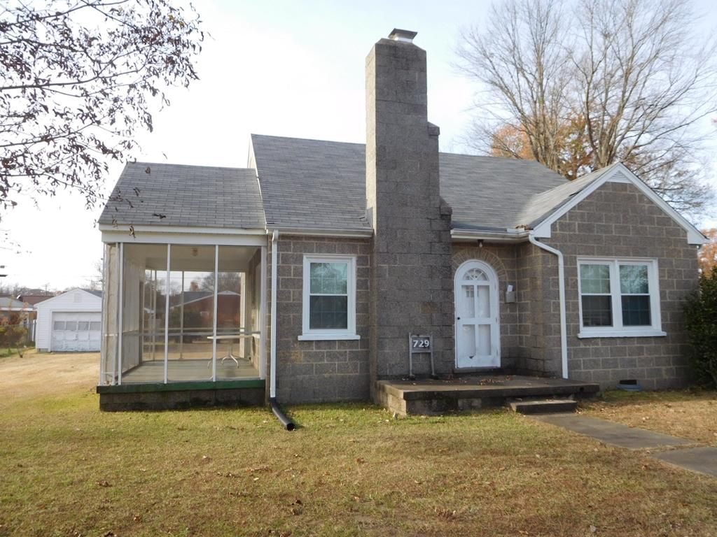 729 Rapids St, Roanoke Rapids, NC 27870