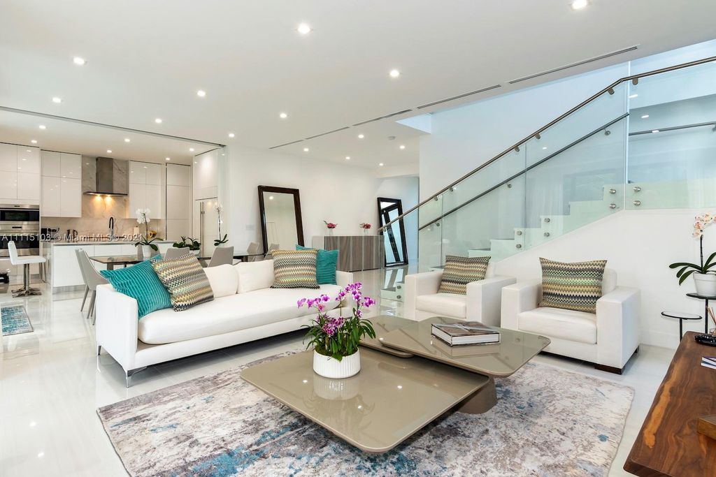 4489 N Michigan Ave, Miami Beach, FL 33140