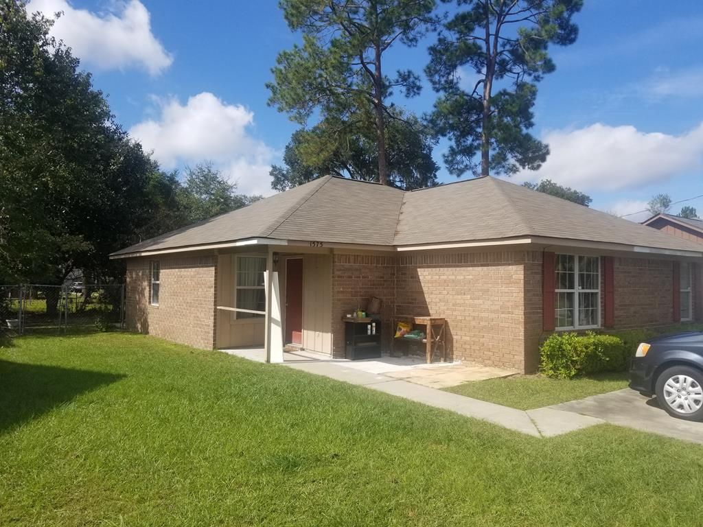 1575 Pendleton Dr, Hinesville, GA 31313