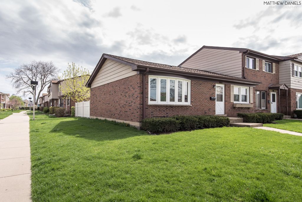  Apartments For Sale In Wood Dale Il for Living room